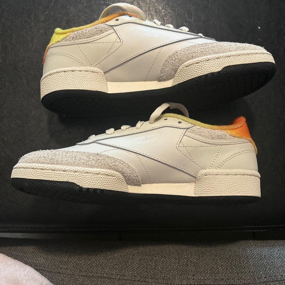 Reebok Smiley Club C 85’s - Picture 5 of 9